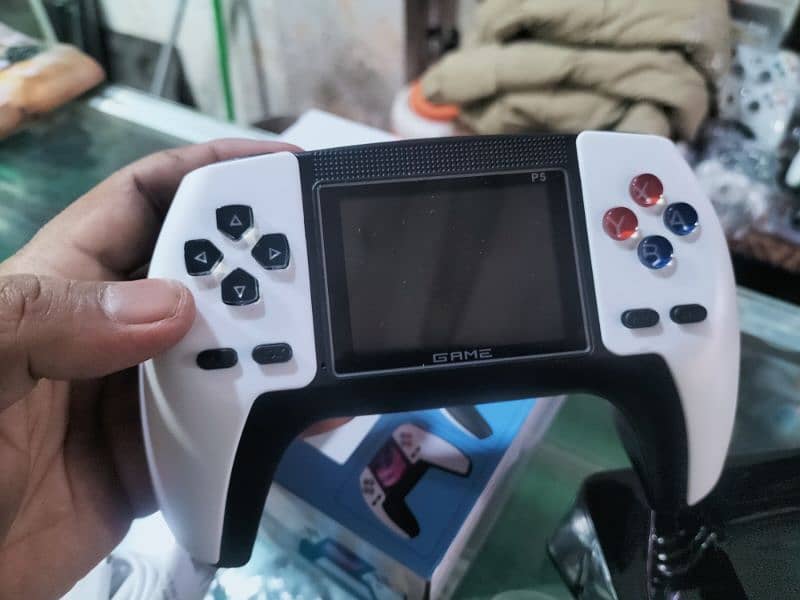 Hand Game P5 with LcD 03084017127 Gift 2