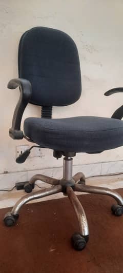 Office chair used but good condition