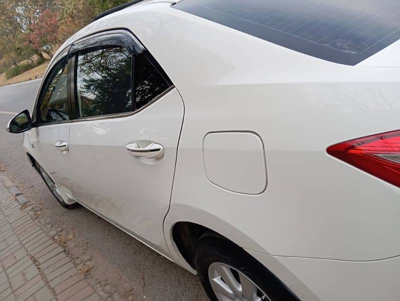 Toyota Corolla Altis 2015 4