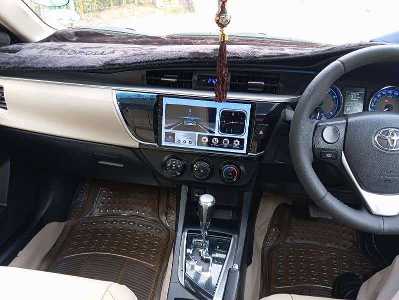 Toyota Corolla Altis 2015 10