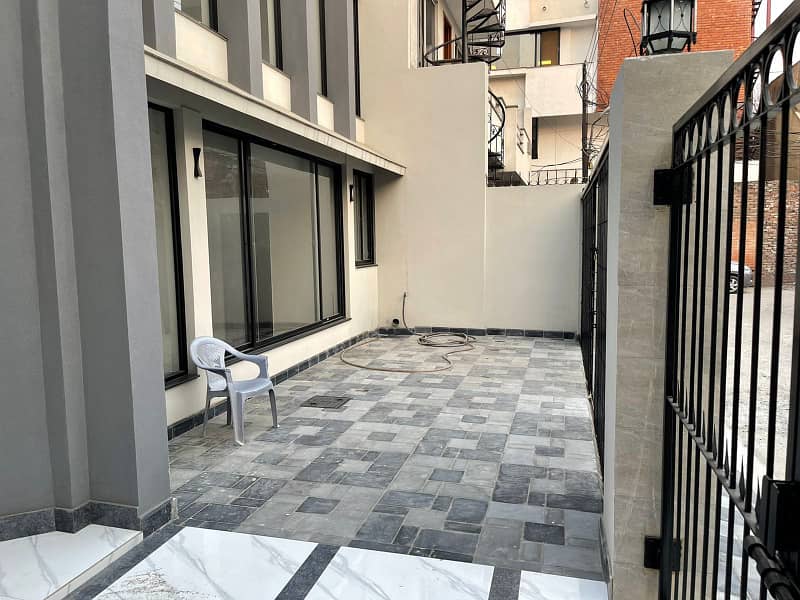 Brand New Commercial House For Rent In Gulberg 1