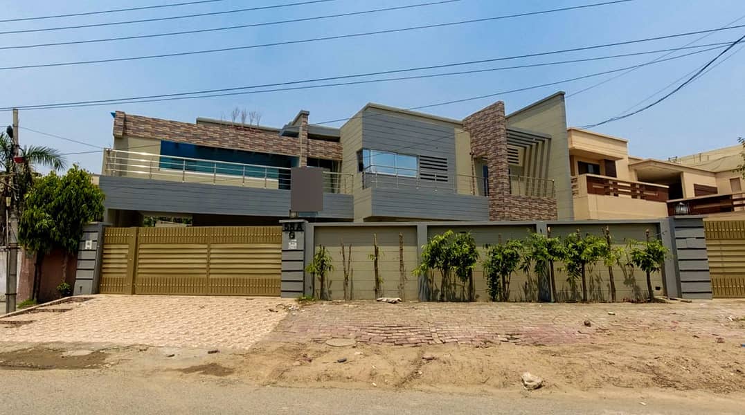 Gulberg Prime Location 1 Kanal House For Rent 0