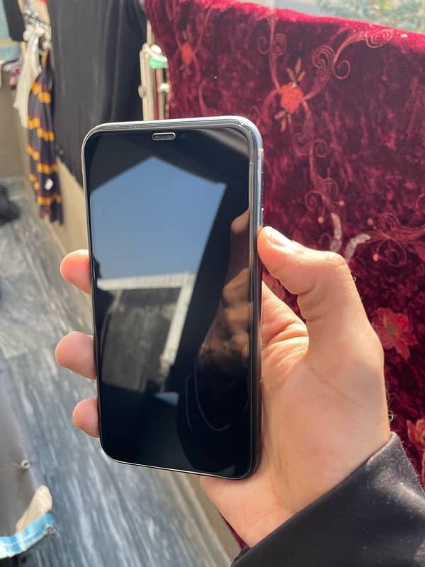 IPhone 11 128Gb PTA Approved 3