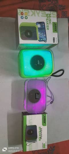 airox company k bluetooth speaker h. memrey card bi dalta ha.