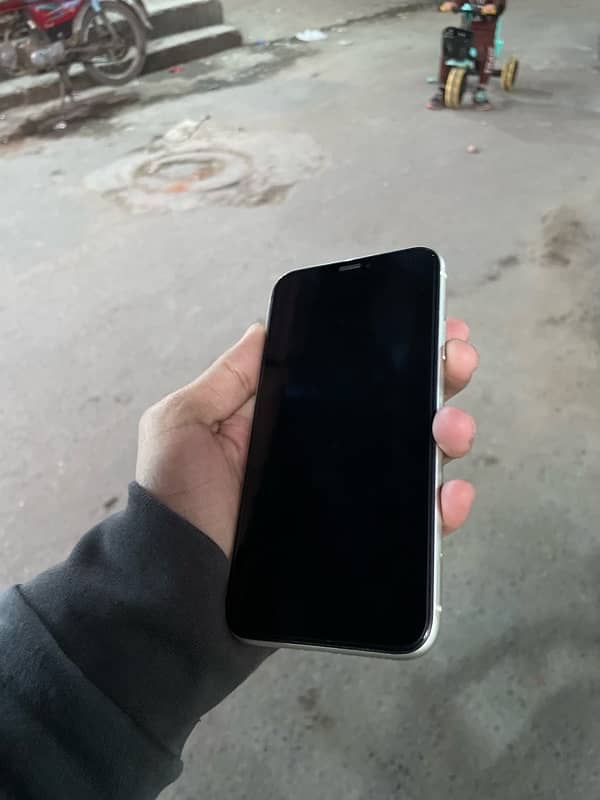 Iphone 11 128 GB Pta approved 1