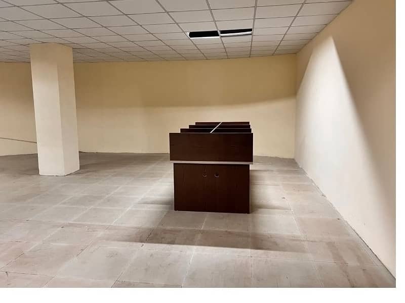 Area 1200 square Feet Brand New Corporation Office Available For Rent in Main Boulevard Road Gulberg 3 Lahore 5