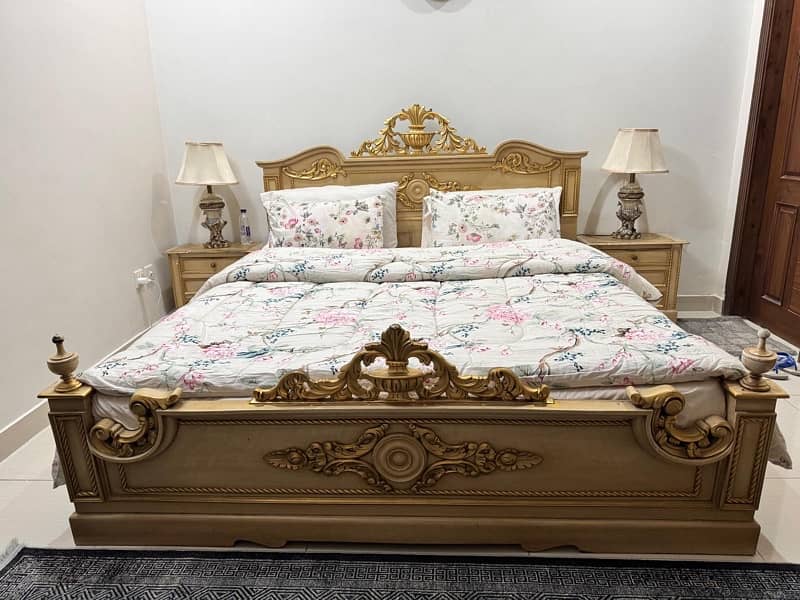 Queen Bedroom Set with 2 Nightstands 1 Dressor 1 Stool 0