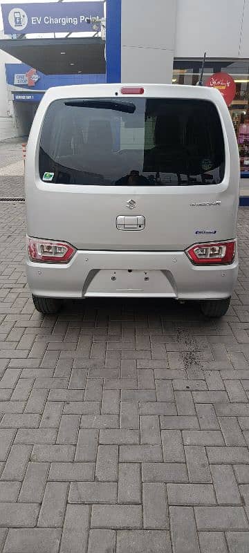 Suzuki Wagon R hybrid  2022 4