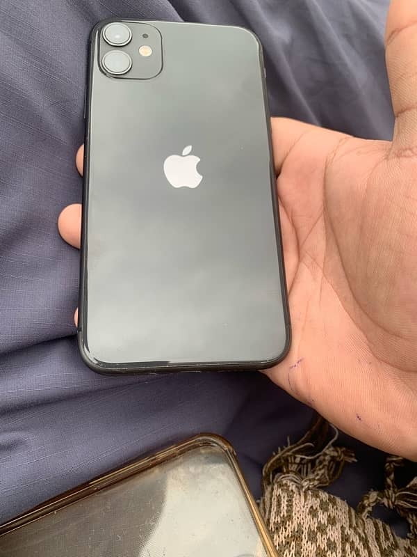 iphone 11 , 64GB , Non PTA , 10/10 condition 2