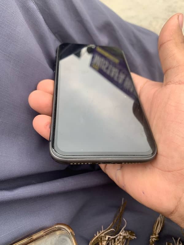 iphone 11 , 64GB , Non PTA , 10/10 condition 4