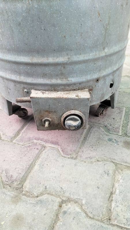 Gas Tandoor good condition ma hai 1