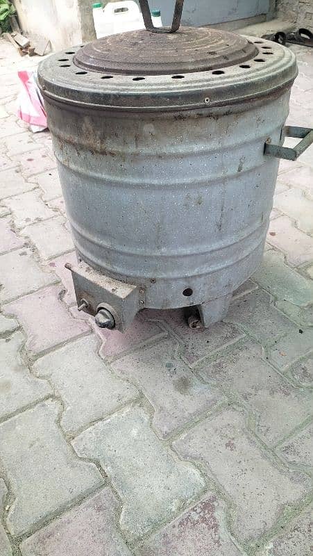 Gas Tandoor good condition ma hai 7