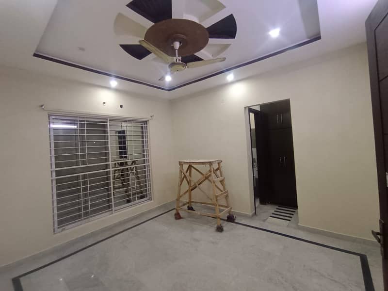 10 Marla brand new lower portion available for rent in TiP 2 housing society Lahore bijli Pani available 5