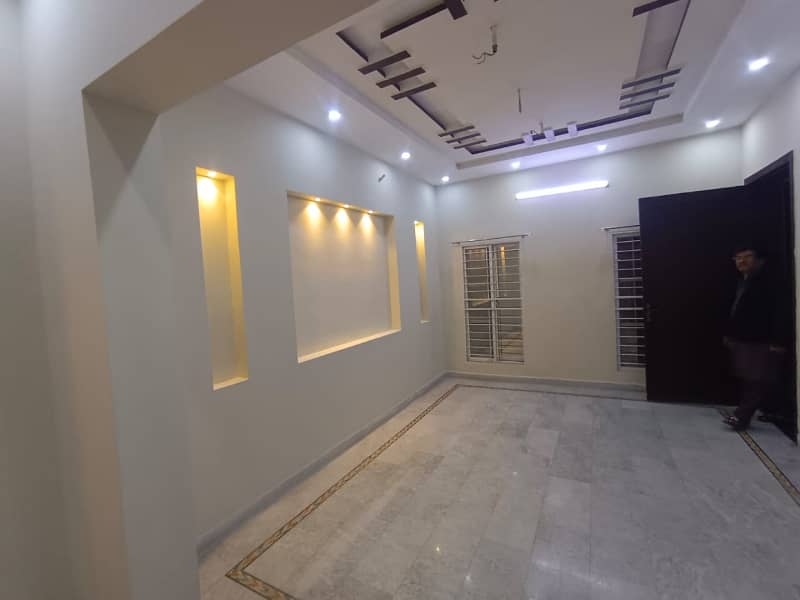 10 Marla brand new lower portion available for rent in TiP 2 housing society Lahore bijli Pani available 12