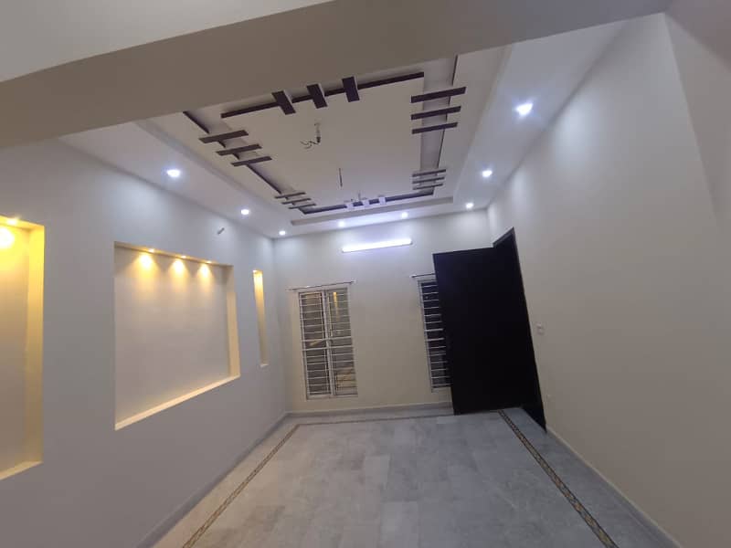 10 Marla brand new lower portion available for rent in TiP 2 housing society Lahore bijli Pani available 13