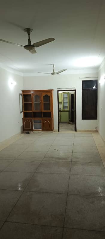 15MARLA UPPER PORTION FOR RENT IN ALLAMA IQBAL TOWN 2