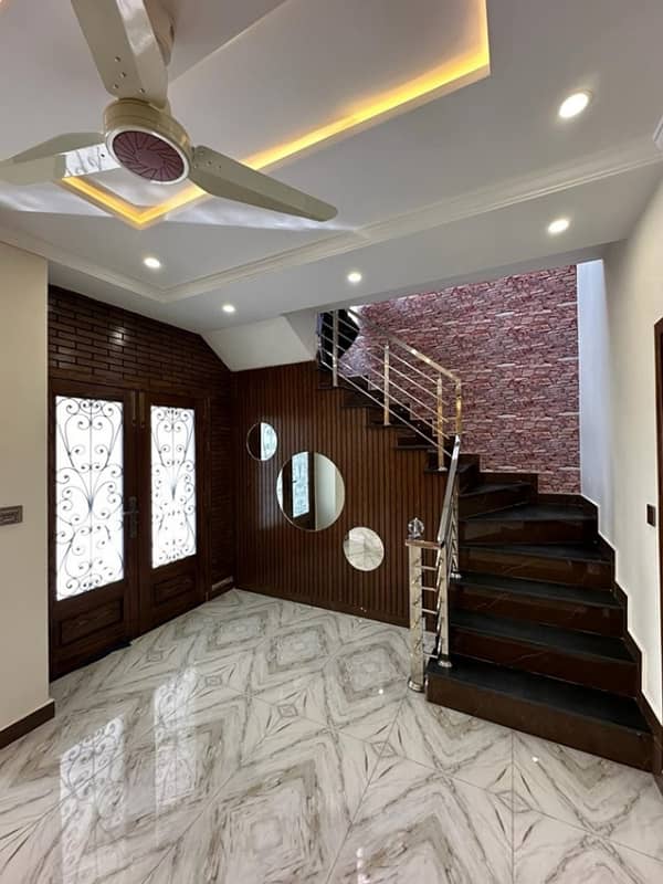 5 Marla Residential House For Sale In Overseas C Block Bahria town Lahore Nearby Commercial Market, Mosque and School 9