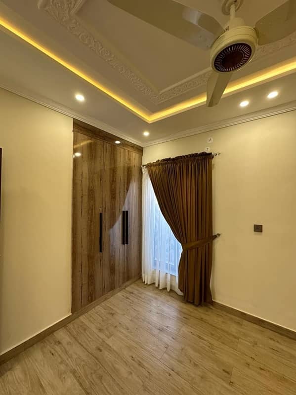 5 Marla Residential House For Sale In Overseas C Block Bahria town Lahore Nearby Commercial Market, Mosque and School 11