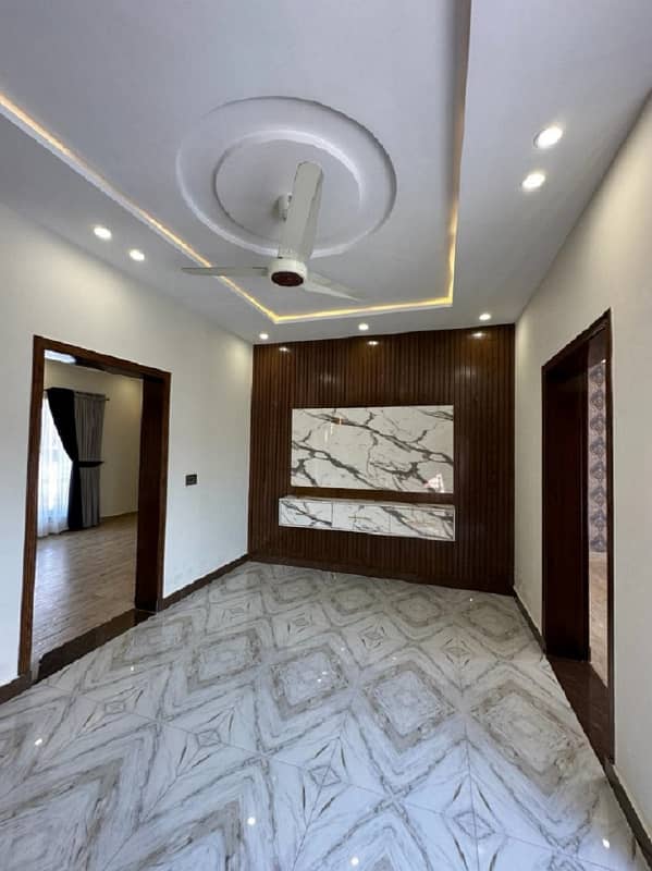 5 Marla Residential House For Sale In Overseas C Block Bahria town Lahore Nearby Commercial Market, Mosque and School 16