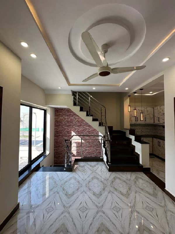 5 Marla Residential House For Sale In Overseas C Block Bahria town Lahore Nearby Commercial Market, Mosque and School 17