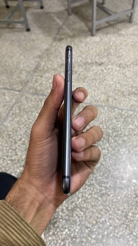 Iphone 8 PTA Aproved 4