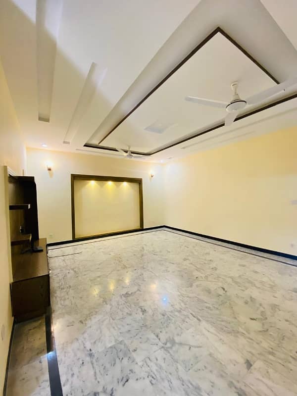 Beautiful upar portion for rent 0