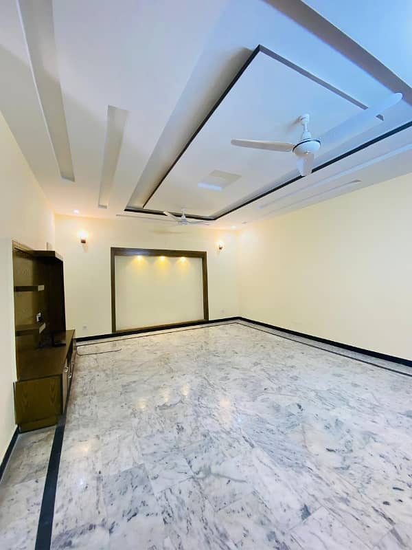 Beautiful upar portion for rent 8