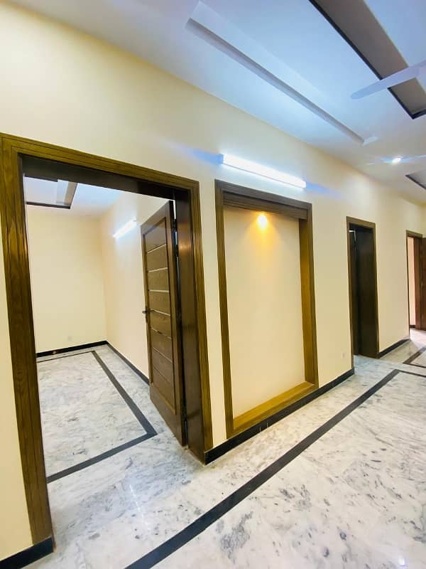 Beautiful upar portion for rent 10