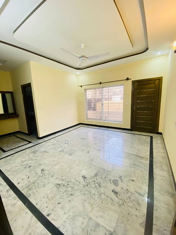 Beautiful upar portion for rent 13