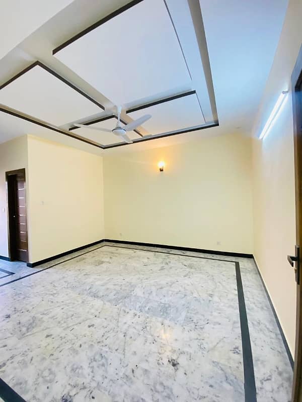 Beautiful upar portion for rent 14