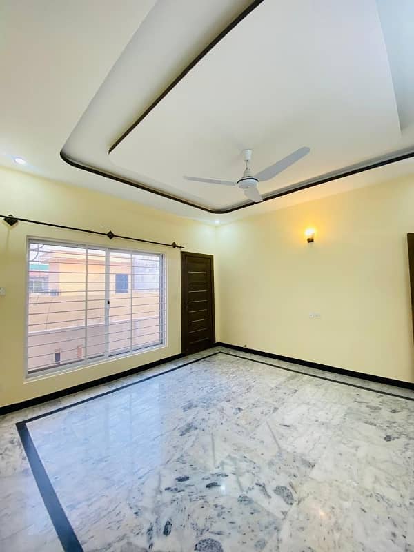 Beautiful upar portion for rent 17