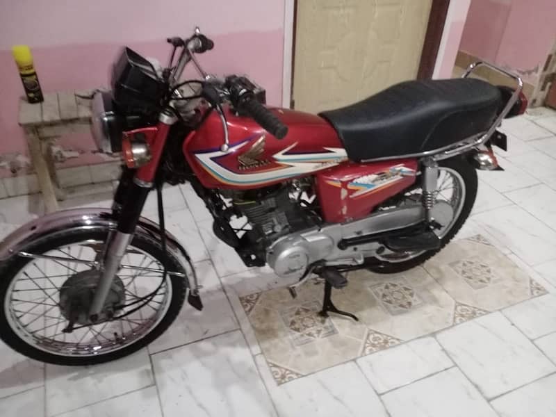 honda. 125 karachi 2016 2