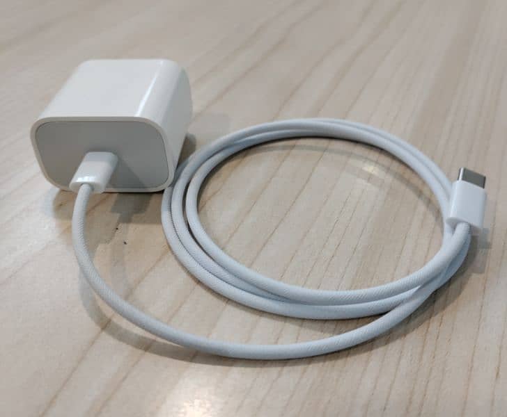 camera iphone 16 pro max 20w charger with cable 100% original 7