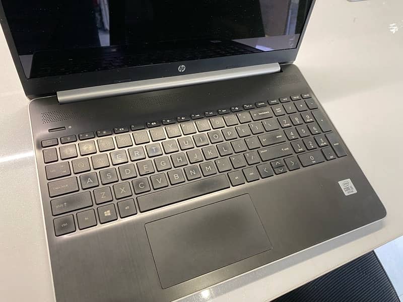 Hp core i5, 10 generation with touch screen 1