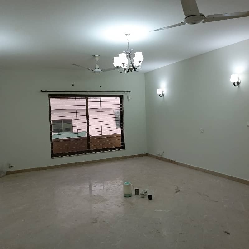 ONE KANAL HOUSE 3BEDS UPPER PORTION AVAILABLE FOR RENT 5