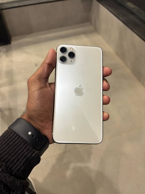 iPhone 11 Pro Max 1