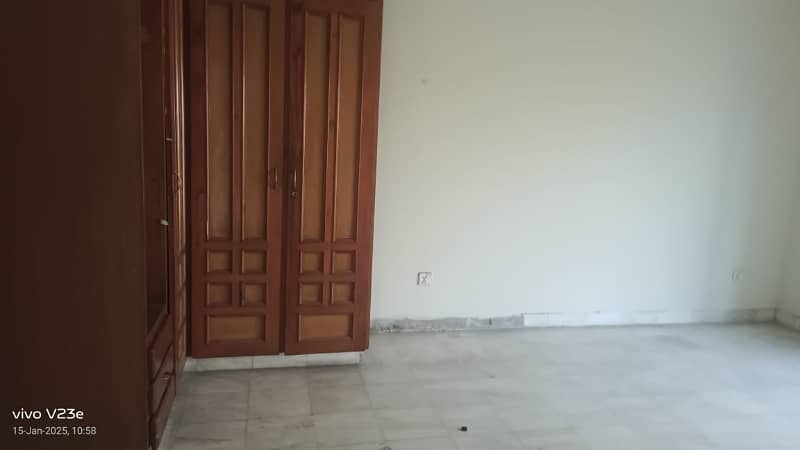 1 Kanal Separate Gate Upper Portion Is Available For Rent In Dha Phase 3 Near McDonalds Y Block 4