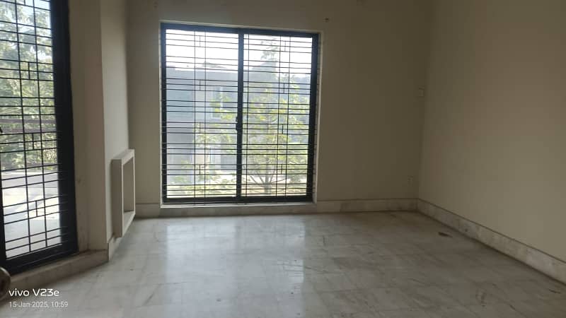 1 Kanal Separate Gate Upper Portion Is Available For Rent In Dha Phase 3 Near McDonalds Y Block 8