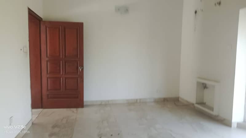 1 Kanal Separate Gate Upper Portion Is Available For Rent In Dha Phase 3 Near McDonalds Y Block 12