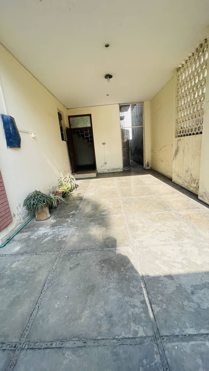 1 kanal house double story for rent 13