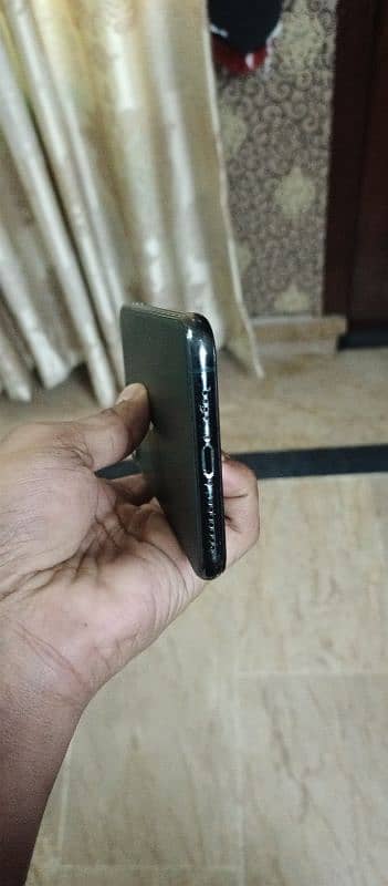 iphone 11 pro max non pta 7