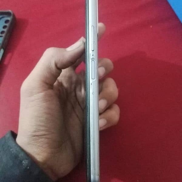 vivo y 20 with box and  cable 5