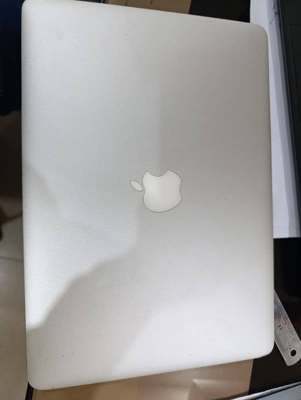 Macbook Air (13-inch) 2017 0