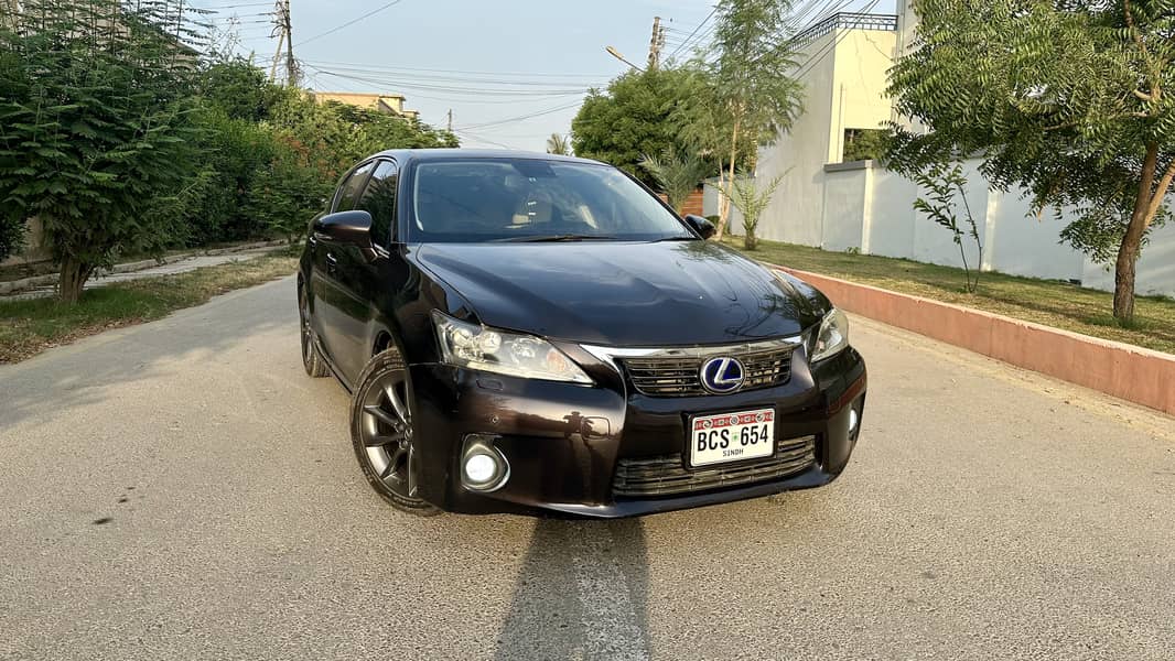 Lexus CT200H Hybrid in original condition 0