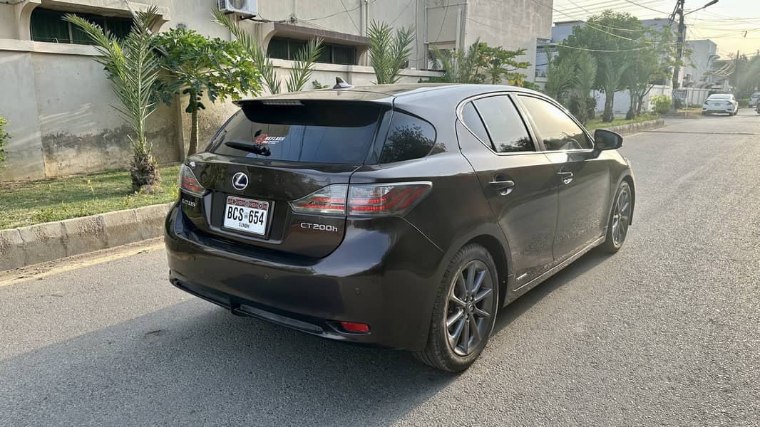 Lexus CT200H Hybrid in original condition 3