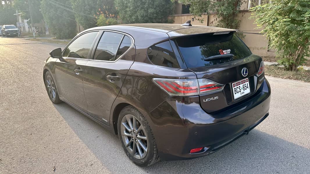 Lexus CT200H Hybrid in original condition 4