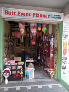 Decoration and cosmetic shop