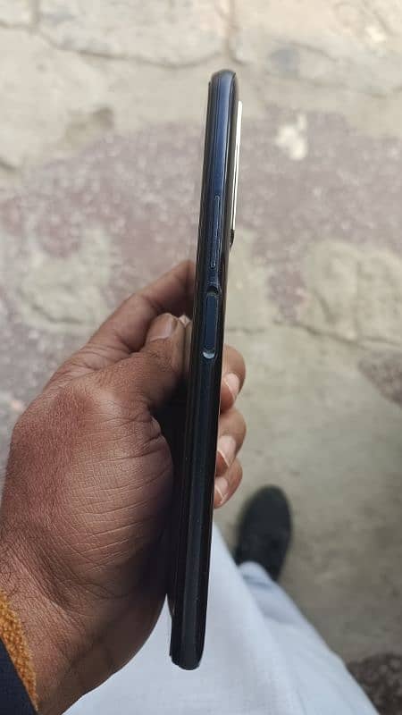 vivo y31 4 GB ram 128 memory condition 9 by 10 2