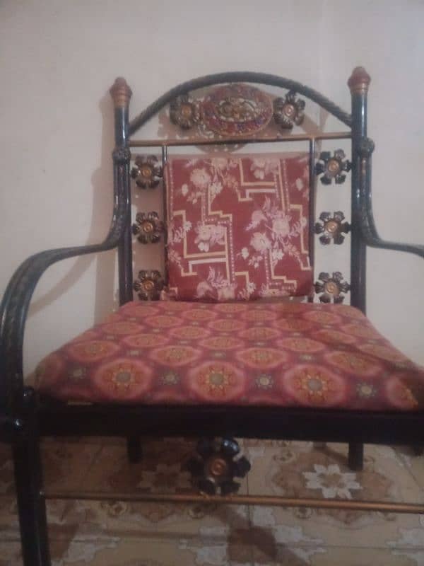 Iron sofa for sell 10,000 2