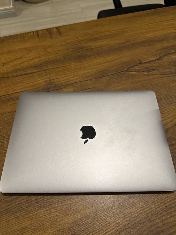 MacBook Pro 0